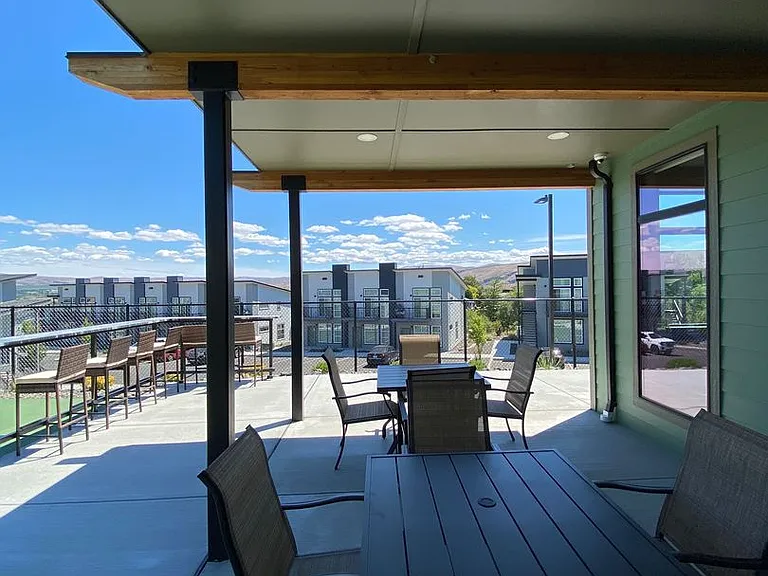 200 Canyon Pkwy — Photo 21