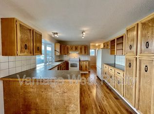 2335 Scenic Rd, Kelowna, BC V1V2C8