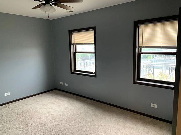 3rd image of 519 S Maplewood Ave APT 4S