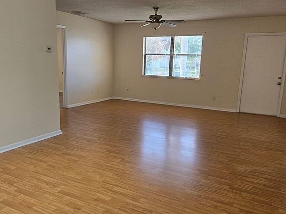 4th image of 626 SW Lakehurst Drive