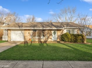 136 Richmond Dr, Bolingbrook, IL