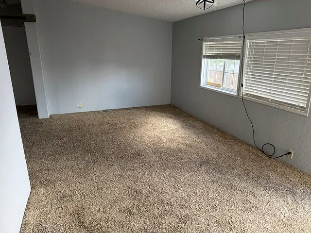 4975 Newport Ct — Photo 1