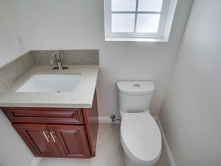 501 E 99th St #10 — Photo 29