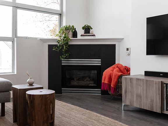 5th image of 418 E Broadway #327