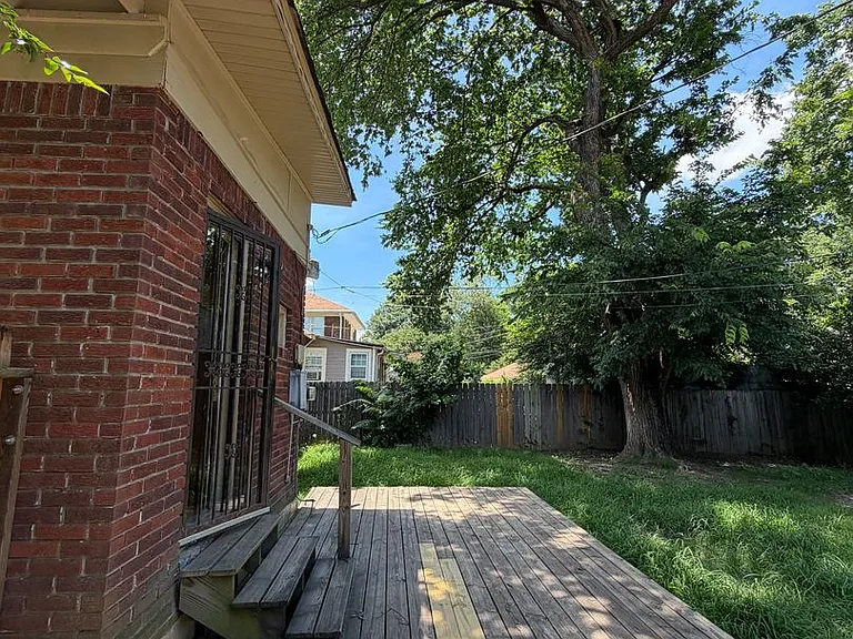 1828 Tutwiler Ave — Photo 10