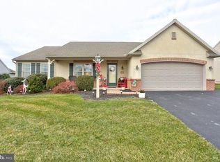 1058 Cambridge Dr, Manheim, PA 17545