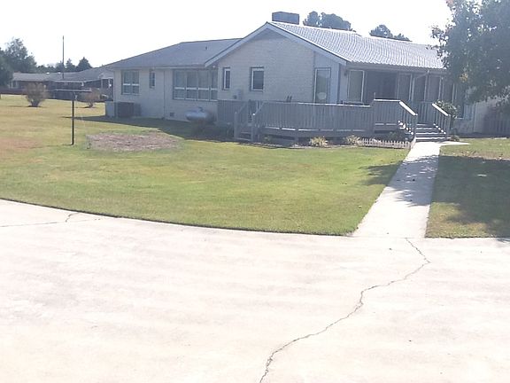 4th image of 2982 Highway 55 W