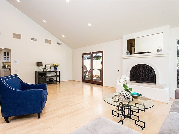 2nd image of 4501 Park Verona