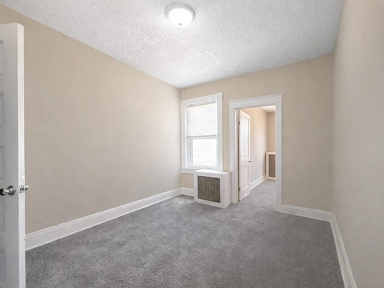 1215 N Ellwood Ave — Photo 14