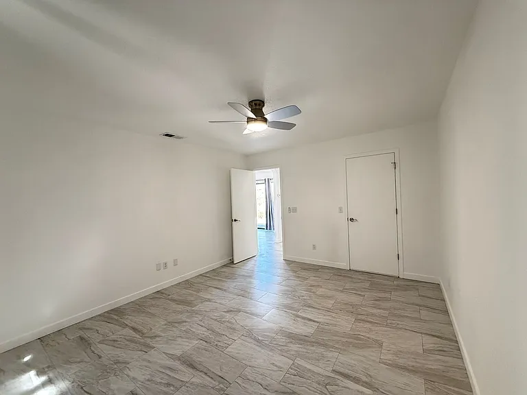 3340 Dolphin Dr — Photo 8