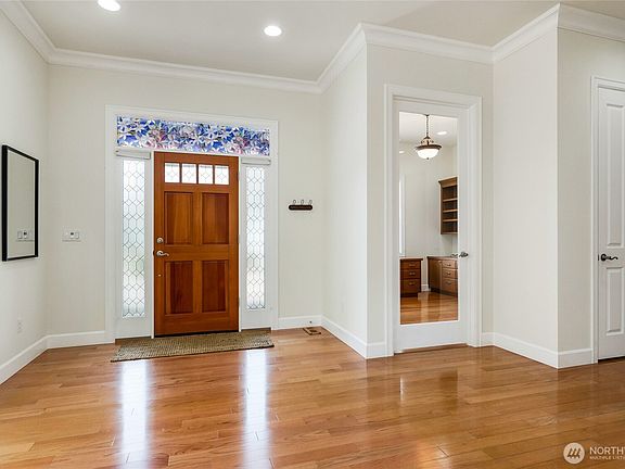 3rd image of 7272 Rosemount Circle