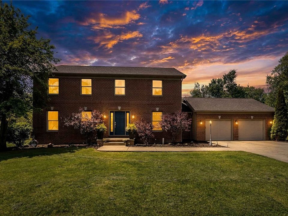 1st image of 7 Carriage Ln