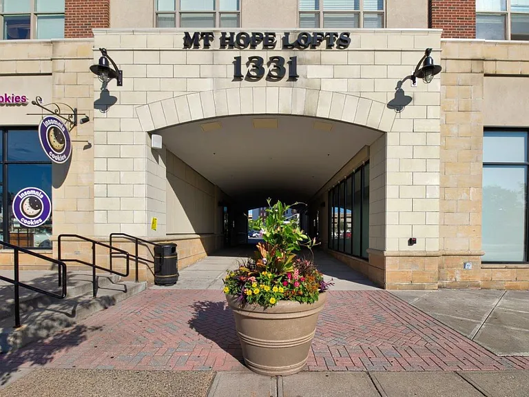 Mount Hope Lofts — Photo 3