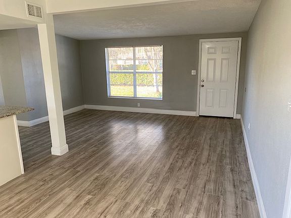 5th image of 1503 Hampton Rd