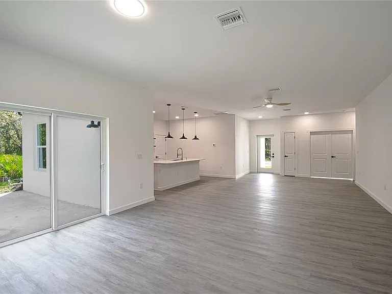 18380 Dakota Ave — Photo 4