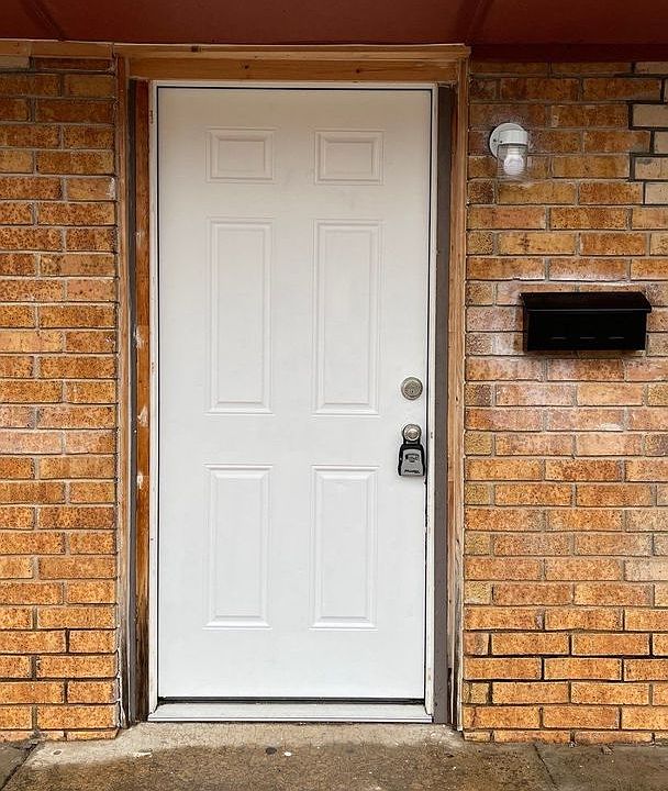 1st image of 3018 S Lee Ave