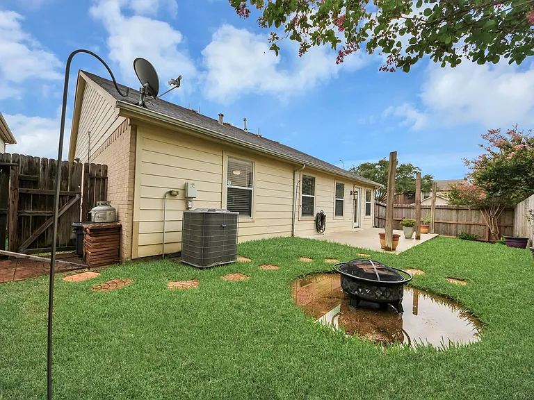 3815 Pebble Garden Ln — Photo 41