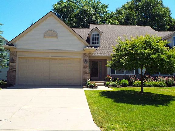 2nd image of 229 Four Seasons Dr #1