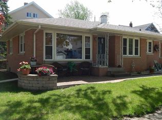 302 15th Ave, Moline, IL 61265