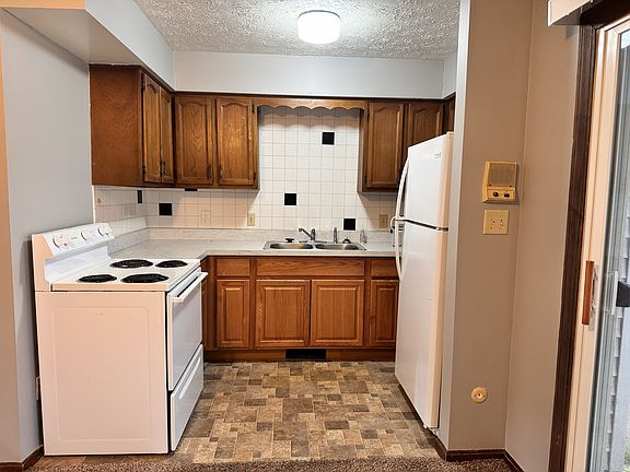 3rd image of 56G Lindbergh Ave #56