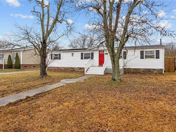 1305 Canary Dr, Virginia Beach, VA 23453