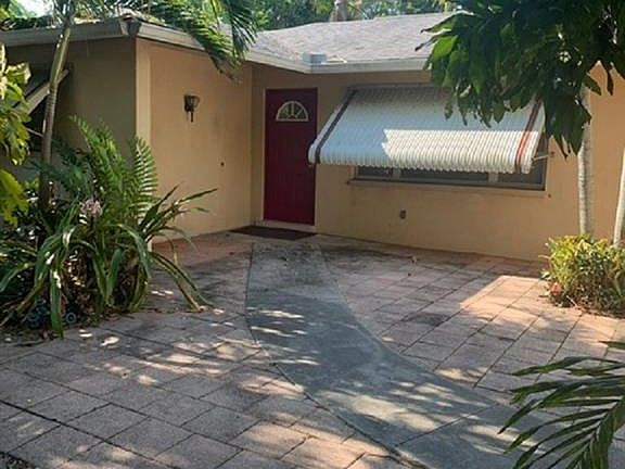 4th image of 2158 Maravilla Ln