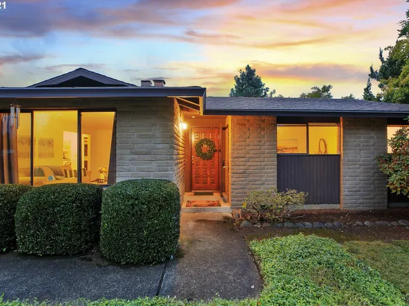 20471 S Meadow Ave, Oregon City, OR 97045