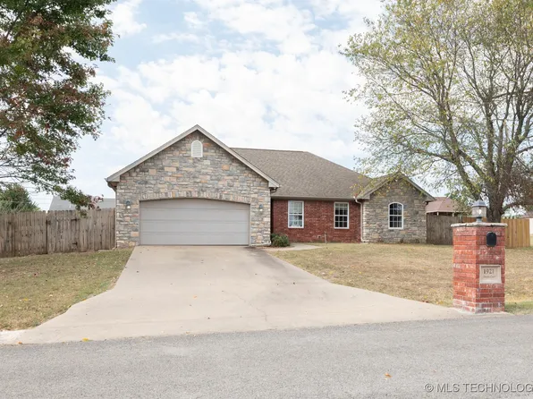 1921 Amelia Ct, Tahlequah, OK 74464