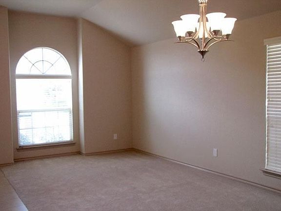 3rd image of 425 High Desert Dr