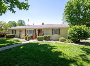 505 Maplewood Ave, Bourbon, IN 46504