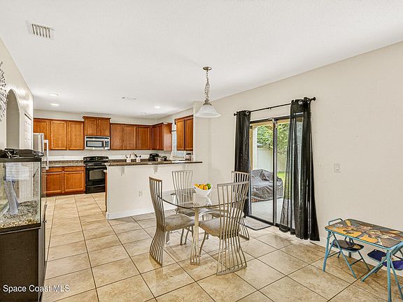 5th image of 547 Trymore Dr SE