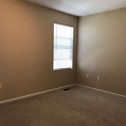 4th image of 3309 Warren Farm Dr