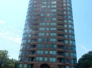 3320 Spinnaker, Detroit, MI 48207