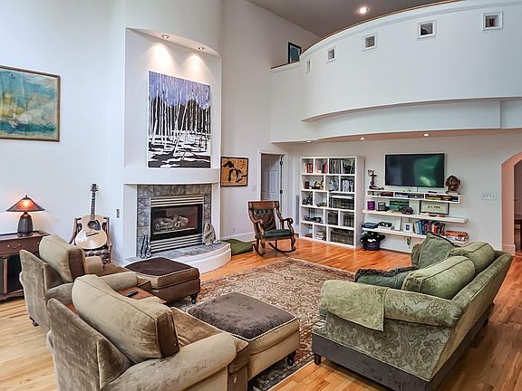 2nd image of 1503 Mountain Springs Cir SE