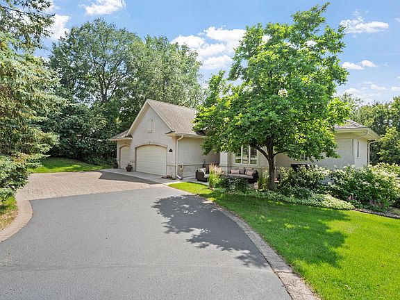 3rd image of 15183 Wayzata Blvd