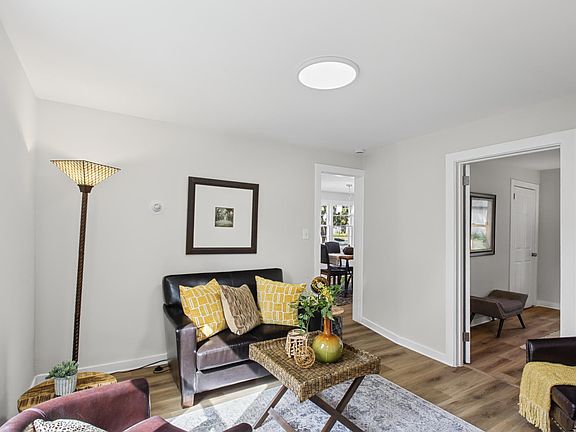 3rd image of 4655 5th St NE