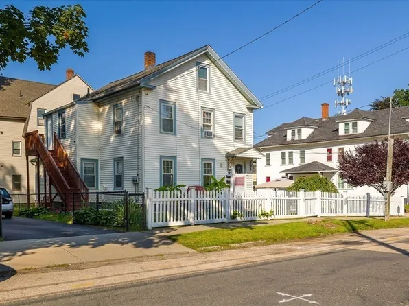 48 Dresser St, Southbridge, MA 01550