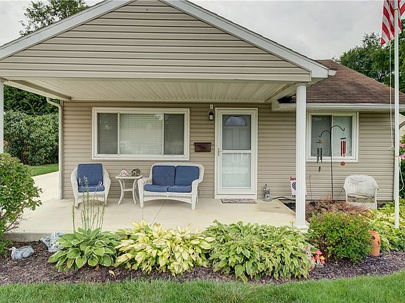 3rd image of 111 W Harmon Dr