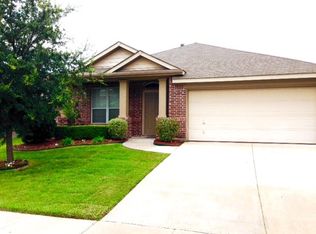 326 Highland Creek Dr, Wylie, TX 75098