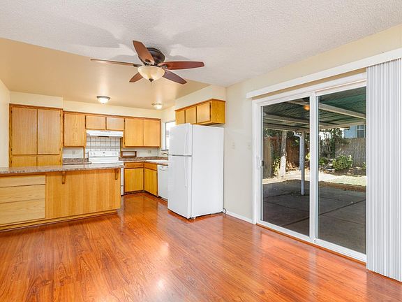 5th image of 556 Drake Drive