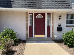 1185 Rue La Ville Walk, Saint Louis, MO 63141