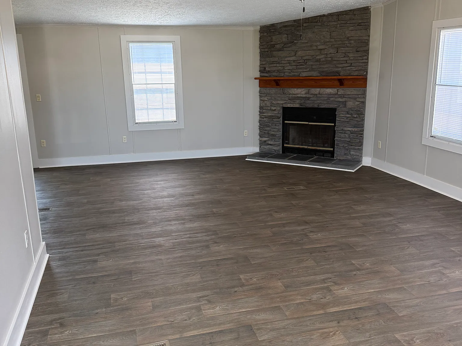3 bed, 1820 sqft, $1,250 — Photo 3