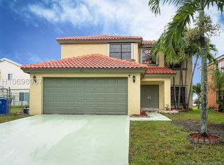 1021 SW 88th Way, Pembroke Pines, FL 33025