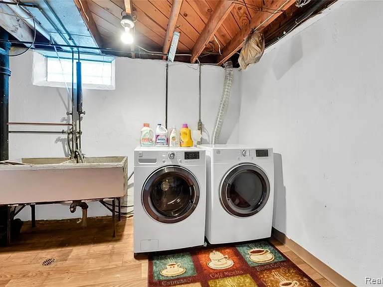 10070 Buckingham Ave — Photo 21