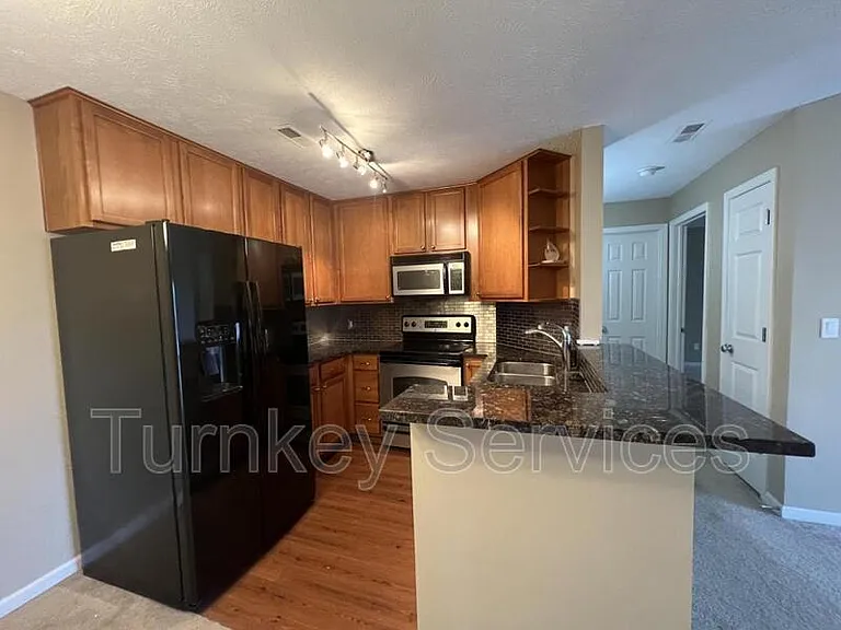 5016 California St #12 — Photo 3