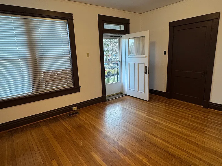 5011 Goethe Ave #B — Photo 4