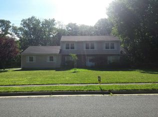 5 Michelle St, Monroe Township, NJ 08831