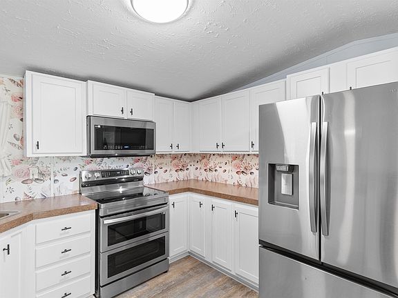 3rd image of 1523 Beacon Ave.