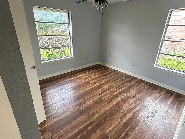 2750 Ridgewood St — Photo 4