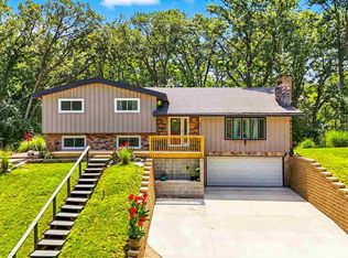 1175 Oakview Dr, Columbus Junction, IA 52738